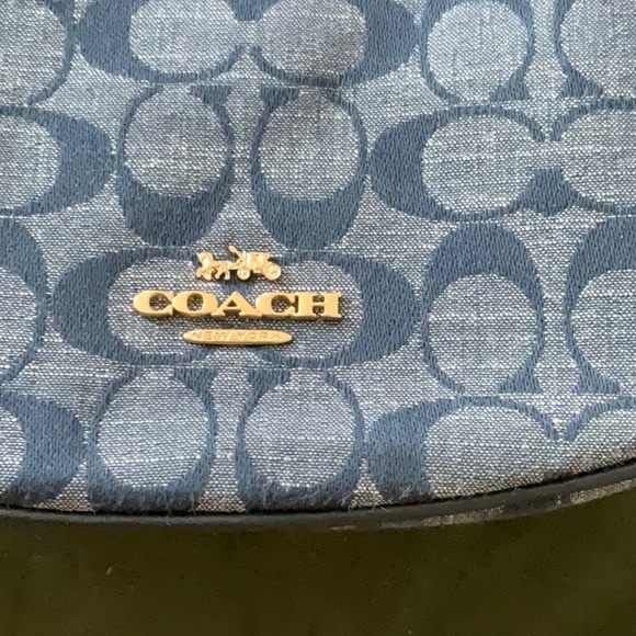 Coach Denim Kleo Hobo Chambray EUC💙💙💙💙💙❤️ - Picture 2 of 7
